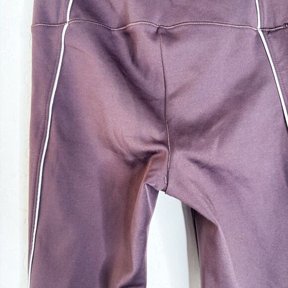 Vuori Evolve Lunar Bra Set Mahogany - Picture 8 of 9